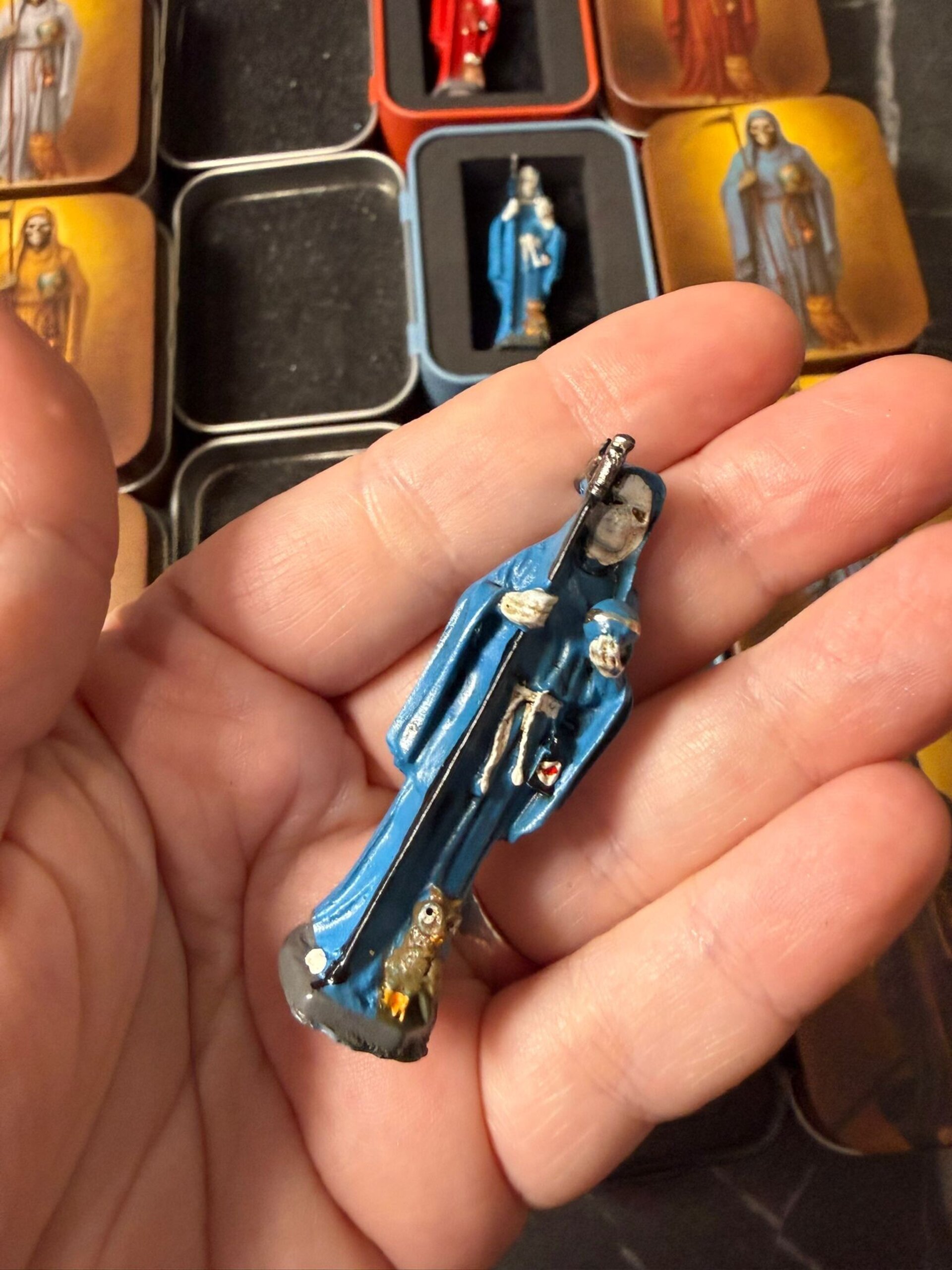 Santa Muerte Azul 5cm en lata - 2